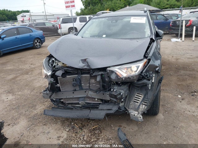 Toyota RAV4 LE 2018 JTMBFREV3JJ742033 Image 13