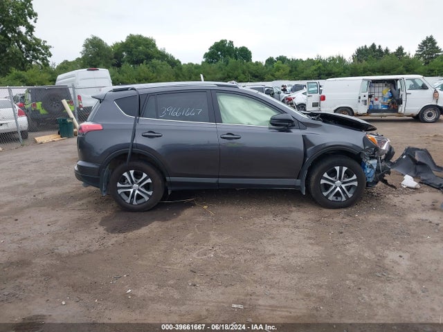 Toyota RAV4 LE 2018 JTMBFREV3JJ742033 Image 14