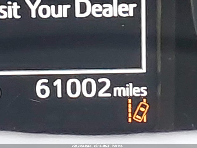 Toyota RAV4 LE 2018 JTMBFREV3JJ742033 Image 16