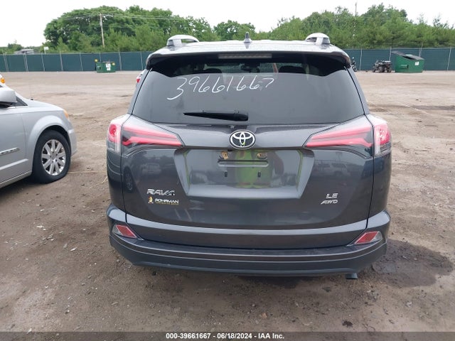 Toyota RAV4 LE 2018 JTMBFREV3JJ742033 Image 17
