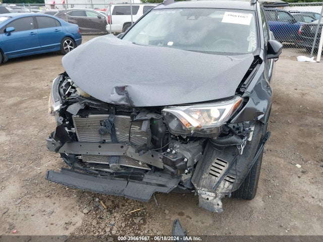 Toyota RAV4 LE 2018 JTMBFREV3JJ742033 Image 6