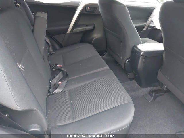 Toyota RAV4 LE 2018 JTMBFREV3JJ742033 Image 8