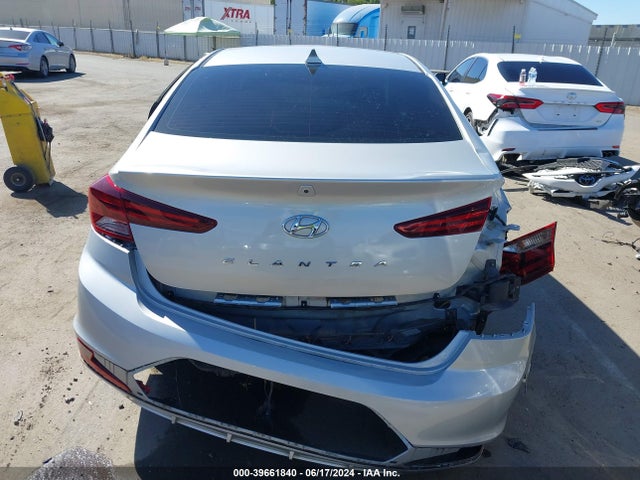 Hyundai ELANTRA SEL 2019 5NPD84LF5KH433451 Image 16