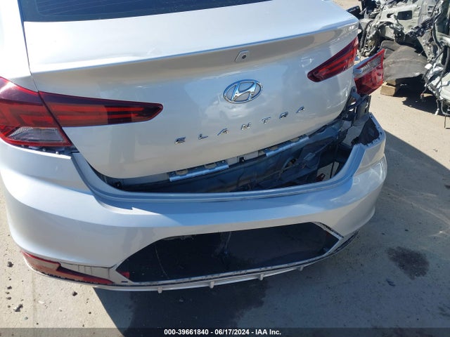 Hyundai ELANTRA SEL 2019 5NPD84LF5KH433451 Image 18