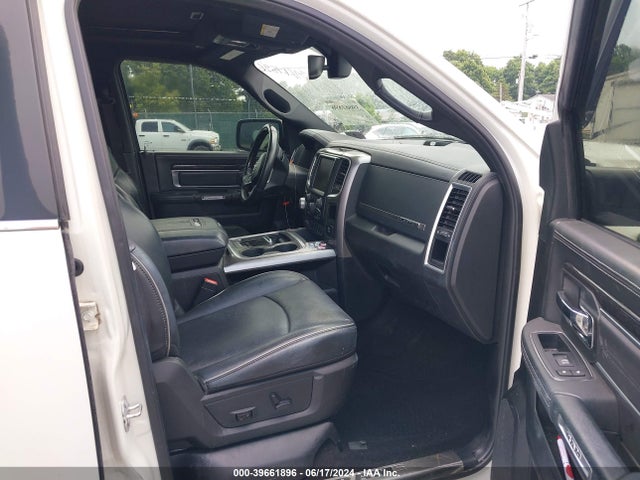 RAM 1500 Limited  4x4 5'7 Box 2017 1C6RR7PT4HS571200 Image 5