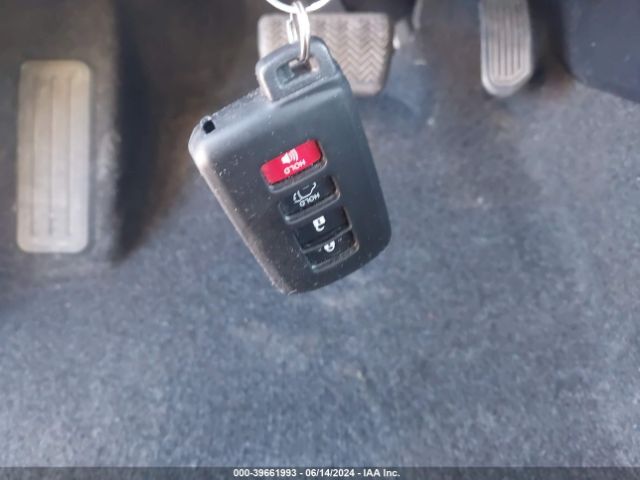 JTMJFREV9JJ209826 Toyota RAV4 SE