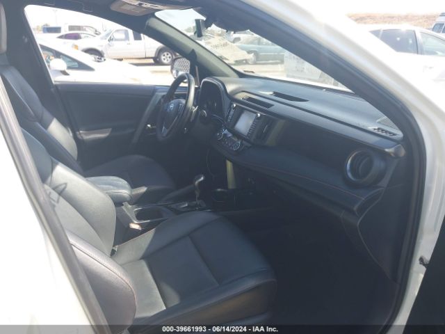 JTMJFREV9JJ209826 Toyota RAV4 SE