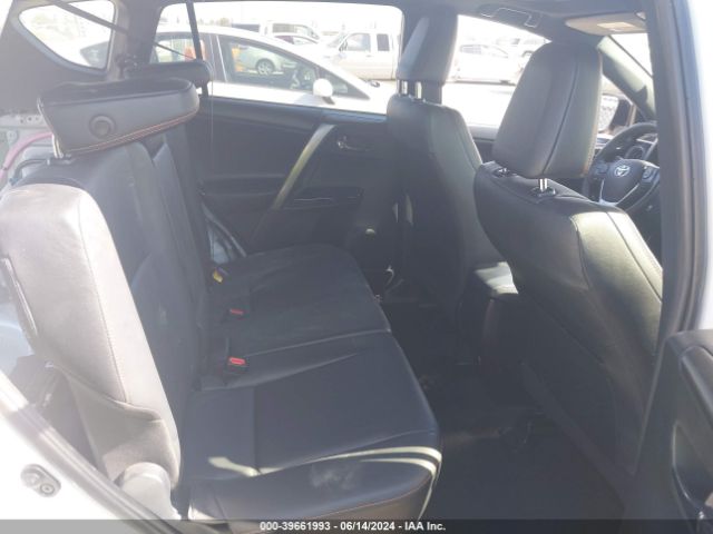 JTMJFREV9JJ209826 Toyota RAV4 SE