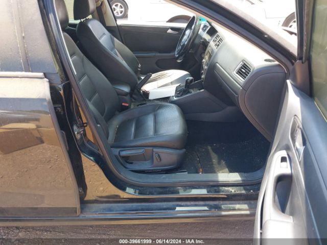 3VWD17AJ7EM402419 Volkswagen Jetta 1.8t Se