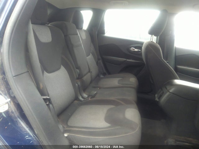 1C4PJLAB3FW590181 Jeep Cherokee Sport