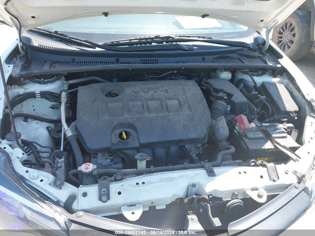 Toyota COROLLA LE 2018 5YFBURHE1JP840801 Image 10