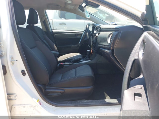Toyota COROLLA LE 2018 5YFBURHE1JP840801 Image 5