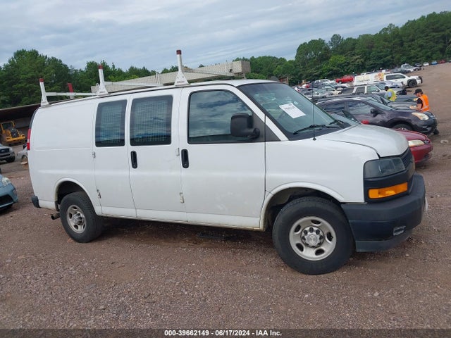 Chevrolet Express 2500 Work Van 2018 1GCWGAFP8J1335227 Image 13