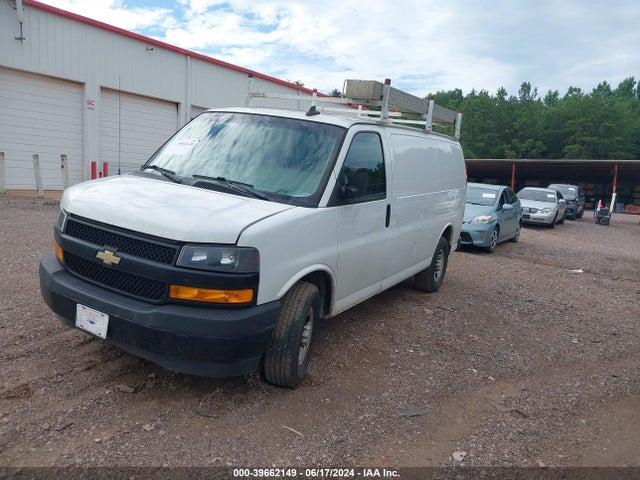 Chevrolet Express 2500 Work Van 2018 1GCWGAFP8J1335227 Image 2