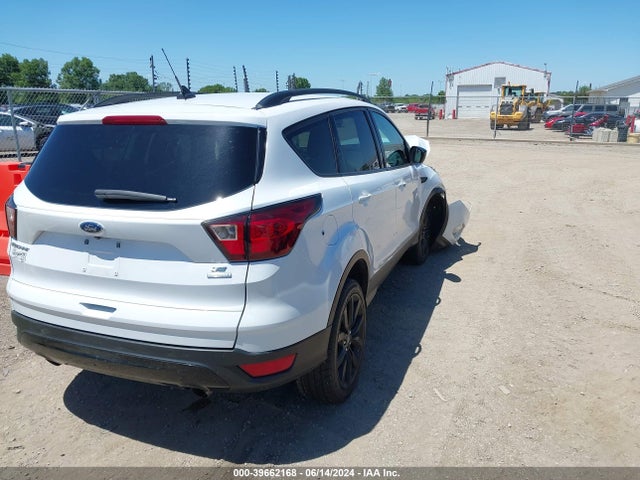 Ford ESCAPE SE 2019 1FMCU0GD6KUB29832 Image 4