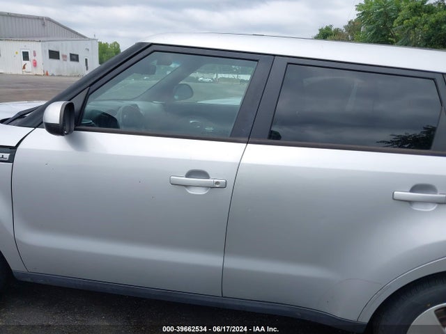 Продажа на аукционе авто 2015 Kia Soul, vin: KNDJN2A24F7795250, номер лота: 39662534