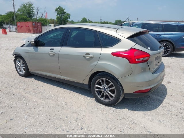 Ford FOCUS SE 2016 1FADP3K28GL390602 Image 3
