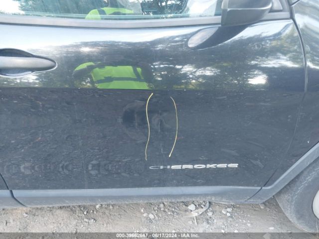 1C4PJMAB4EW192661 Jeep Cherokee Sport
