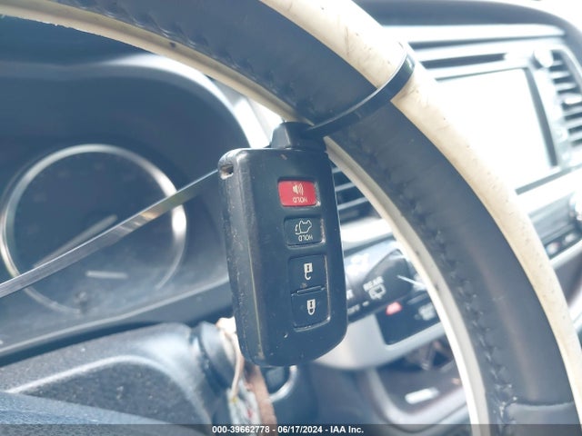 Toyota Highlander Xle V6 2015 5TDJKRFH9FS187048 Image 11