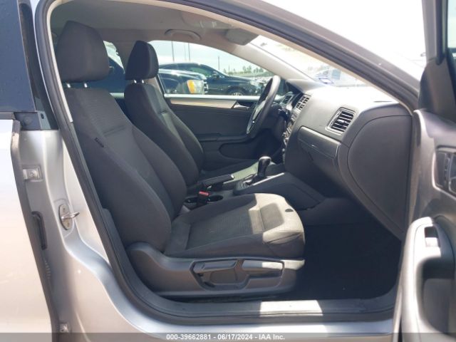 3VWD17AJ1FM301281 Volkswagen Jetta 1.8t Se