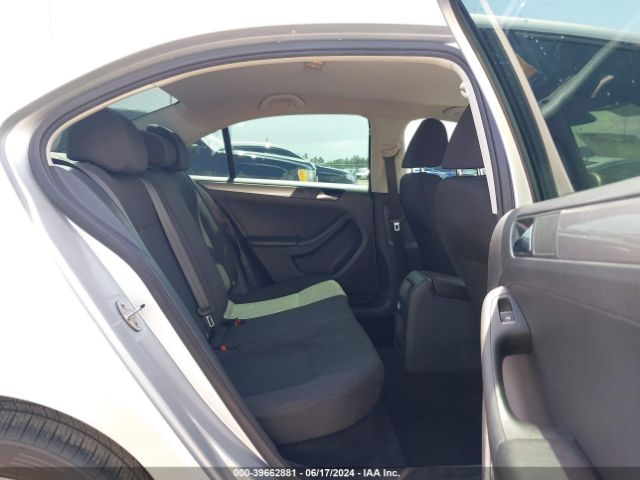 3VWD17AJ1FM301281 Volkswagen Jetta 1.8t Se