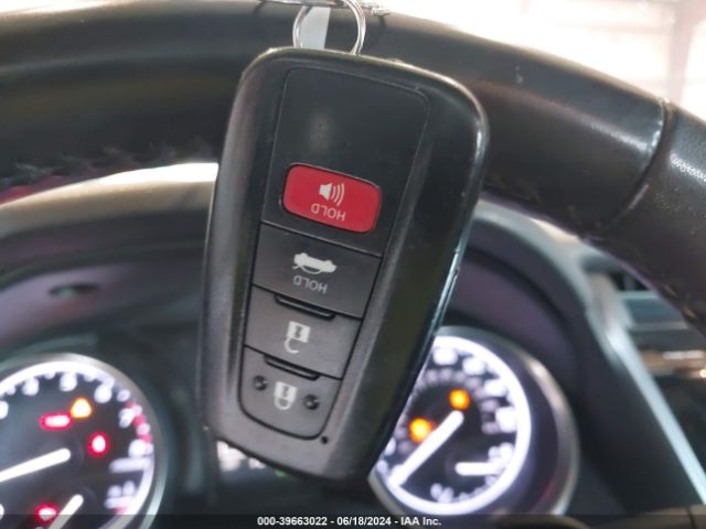 4T1B11HKXJU107208 Toyota CAMRY SE