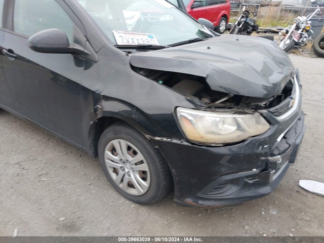 Chevrolet Sonic Ls Auto 2017 1G1JB5SG6H4104849 Image 12