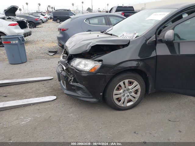 Chevrolet Sonic Ls Auto 2017 1G1JB5SG6H4104849 Image 13