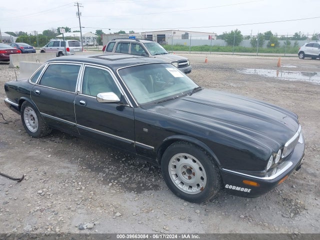 1998 JAGUAR XJ8 SAJKX6247WC818423 Photo 0