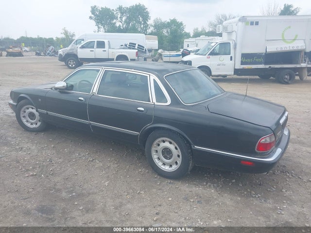 1998 JAGUAR XJ8 SAJKX6247WC818423 Photo 2