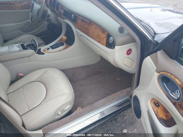 1998 JAGUAR XJ8 SAJKX6247WC818423 Photo 4