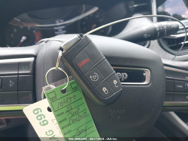 3C4NJDFB3NT183200 Jeep Compass Latitude Lux 4x4