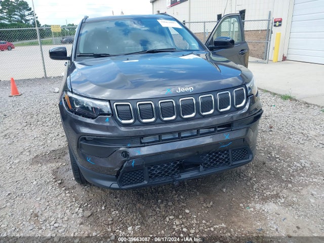 3C4NJDFB3NT183200 Jeep Compass Latitude Lux 4x4