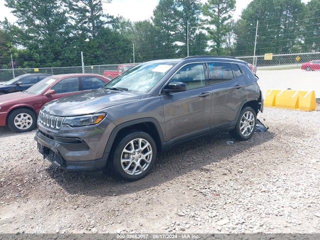 3C4NJDFB3NT183200 Jeep Compass Latitude Lux 4x4