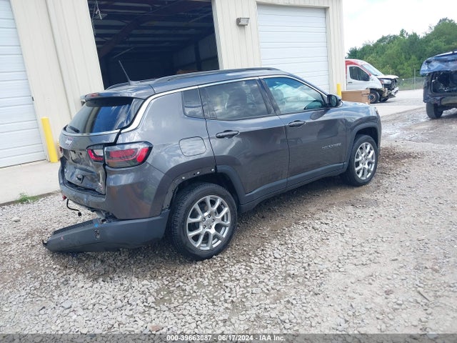 3C4NJDFB3NT183200 Jeep Compass Latitude Lux 4x4