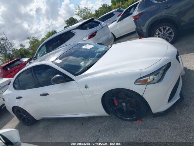 ZARFAEDN1J7579976 Alfa Romeo Giulia Awd