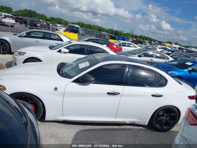 ZARFAEDN1J7579976 Alfa Romeo Giulia Awd