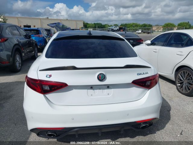 ZARFAEDN1J7579976 Alfa Romeo Giulia Awd
