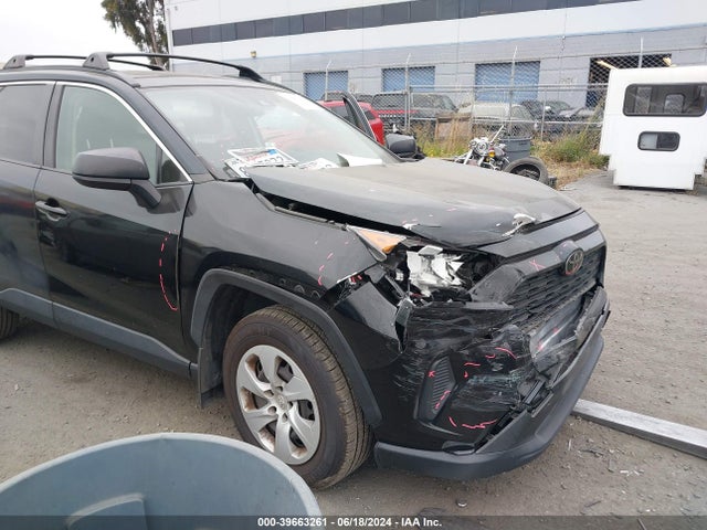 Toyota RAV4 LE 2019 JTMH1RFV0KJ013397 Image 17