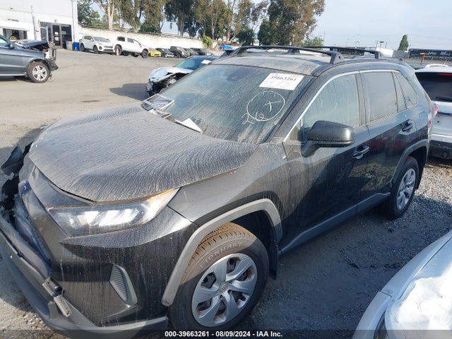 Toyota RAV4 LE 2019 JTMH1RFV0KJ013397 Image 2