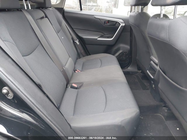 Toyota RAV4 LE 2019 JTMH1RFV0KJ013397 Image 8