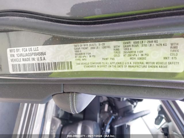 1C4RJJAG5P8845864 Jeep Grand Cherokee L Laredo 4x2