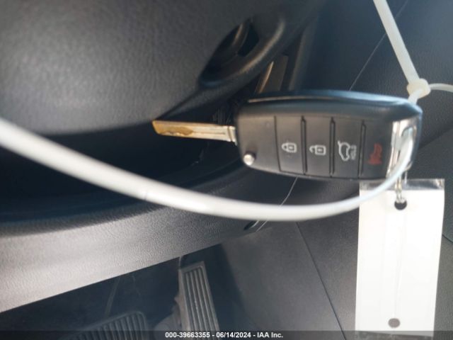 KNDPMCAC9K7565273 KIA Sportage Lx