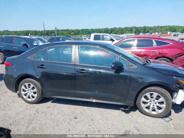 Toyota COROLLA LE 2022 5YFEPMAE2NP341125 Image 13