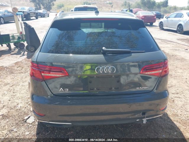 WAUTPBFFXJA056584 Audi A3 E-tron 1.4t Premium