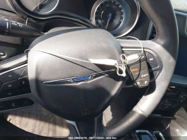 2C3CCAAG7JH302067 Chrysler 300 Touring