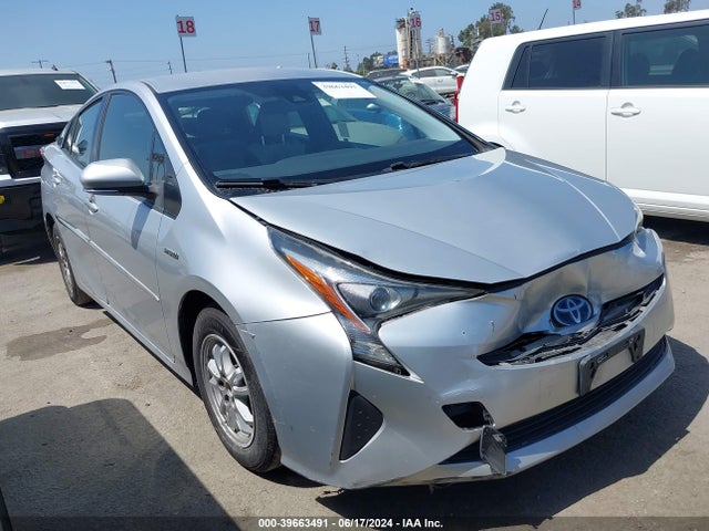 Toyota Prius Two 2017 JTDKBRFU2H3035151 main image
