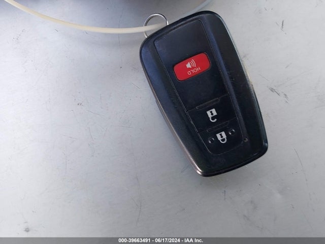 Toyota Prius Two 2017 JTDKBRFU2H3035151 Image 11