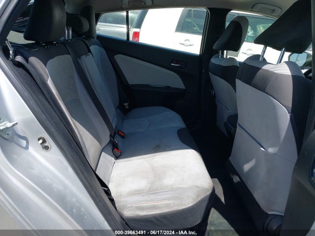 Toyota Prius Two 2017 JTDKBRFU2H3035151 Image 8