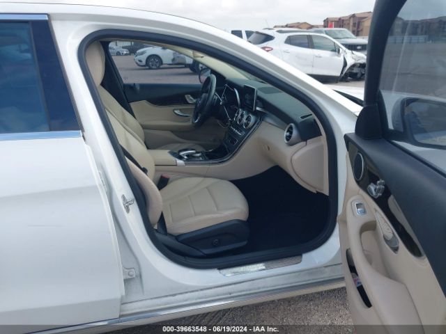 55SWF4JB2GU115709 Mercedes-Benz C 300 Luxury/sport